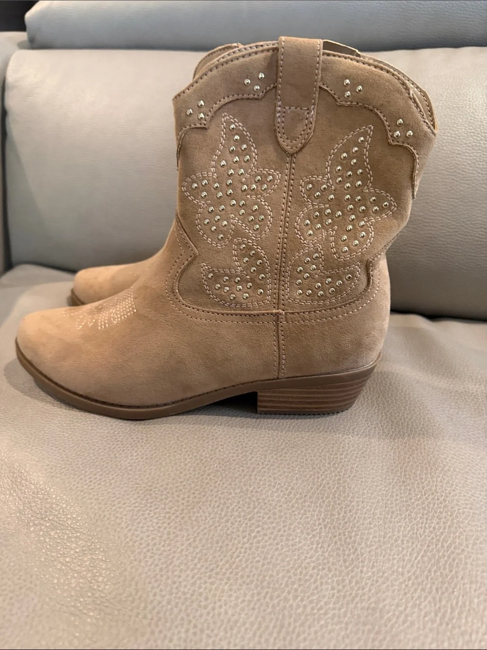 art class Taupe Suede Studded Western Ankle Boots for Kids